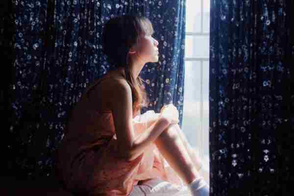 男女之间正常交往的话题 当然要聊有趣的事情