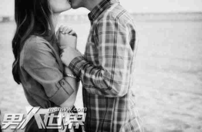 男生对你有性冲动表现（男人接吻性冲动的表现）