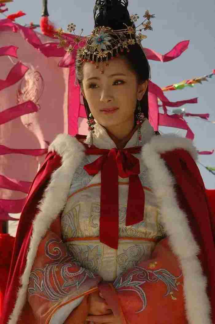 杨幂古装图片（杨幂古装扮相为什么从不出错）