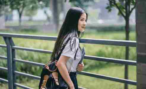 和女孩子聊天幽默开头（和女孩子聊天开场白）