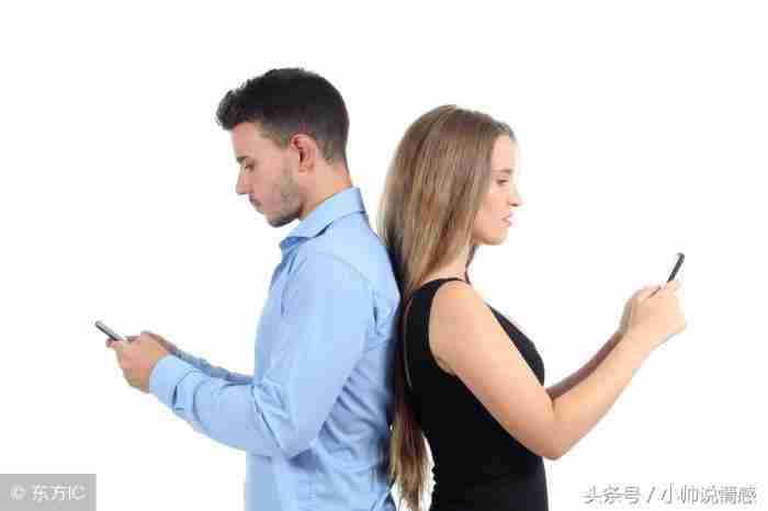 爱上对方而不自知的表现（你爱上了她却不自知）