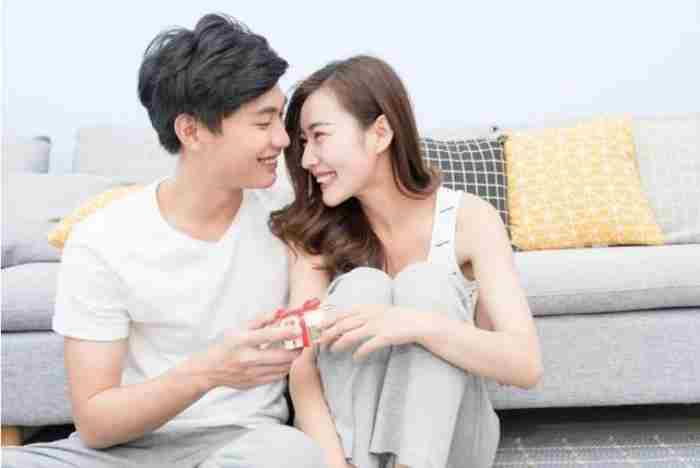 怎么追喜欢上我男生（女生怎样追到喜欢的男生）