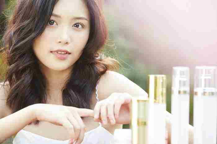 向女生浪漫表白的方式（怎么低调的向女生表白）