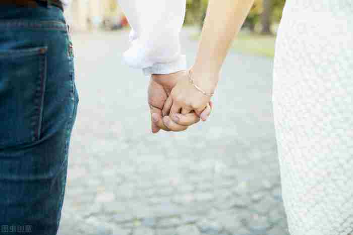 约刚认识的女生的技巧（刚认识的女生如何从相识、相知）