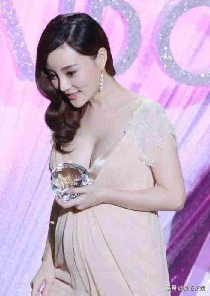 李小璐二胎（李小璐疑似怀二胎）