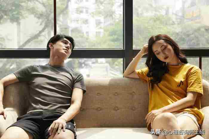 闷骚男分手后会回头吗，男人死心了还会回头吗