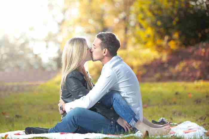 情侣如何解决冷暴力（如何解决处理婚姻冷战冷暴力问题）