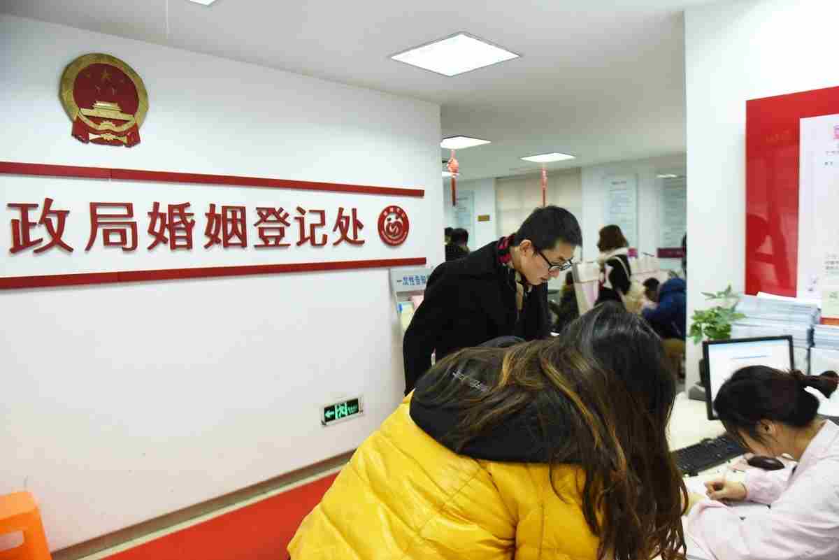 只告小三重婚不告老公可以吗，一般情况下法院不告不理