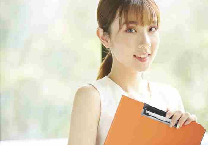 女人精神出轨有什么表现（如何判断女人是否精神出轨）