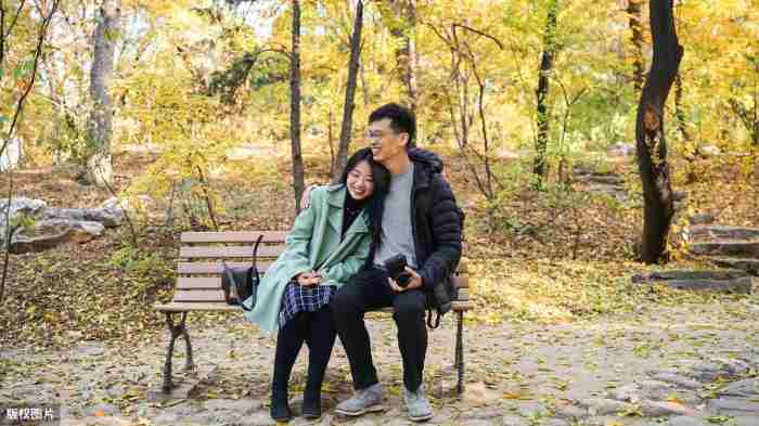 歇斯底里什么意思（男人如何对待女人的歇斯底里）