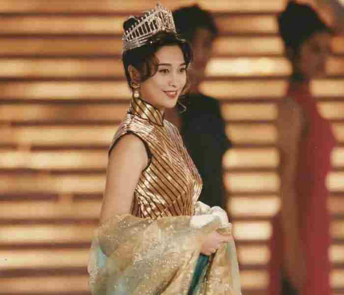 李克勤卢淑仪（李克勤妻子卢淑仪冻龄身材获激赞）
