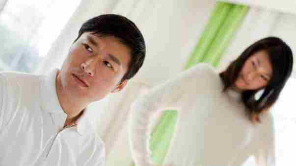 老公鼓励我去找情人该咋办，老公允许妻子出去找男人的心理