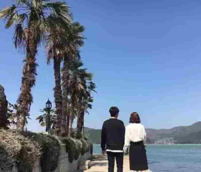 给女朋友空间留言浪漫短句（给女朋友留言的暖心句子）