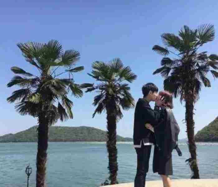 给女朋友空间留言浪漫短句（给女朋友留言的暖心句子）
