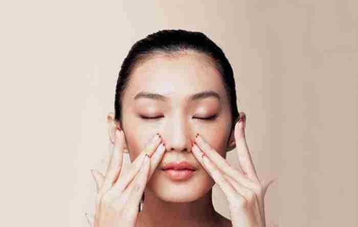 眼霜早晚都要用吗(眼霜的正确涂法是什么样的)