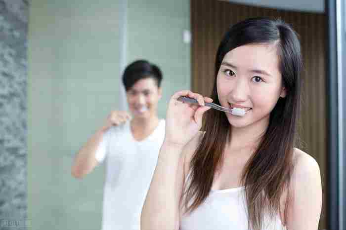 老婆出轨离婚后还要联系吗（她还会和情人联系吗）