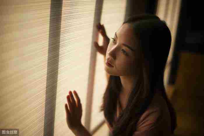 想起男友和前女友睡过就难受,我老在意男友和前任曾经同居过