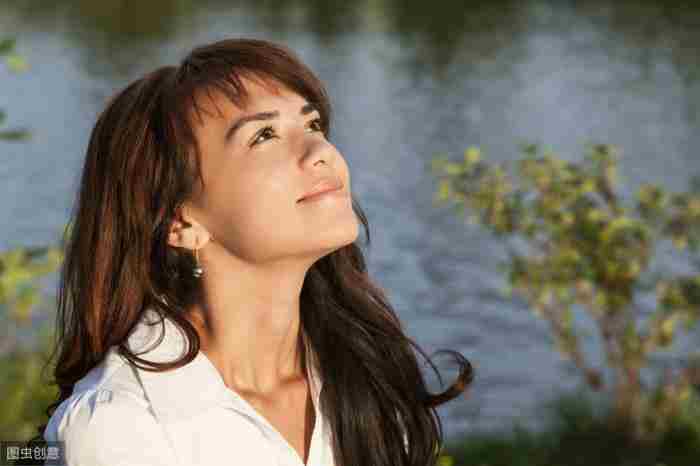 想起男友和前女友睡过就难受,我老在意男友和前任曾经同居过