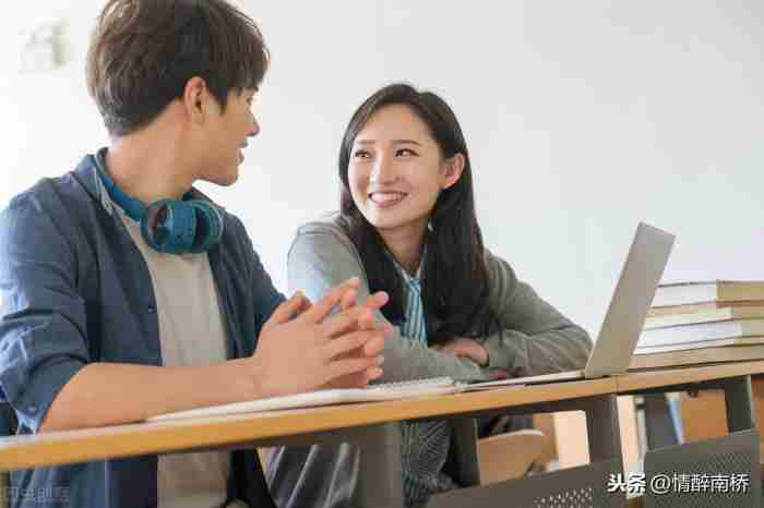 情侣怎么聊天才不无聊，三个聊天套路是男人要学习的