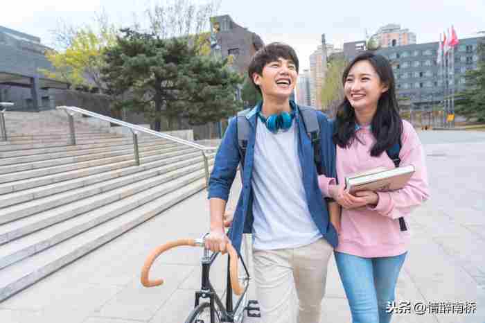 情侣怎么聊天才不无聊，三个聊天套路是男人要学习的