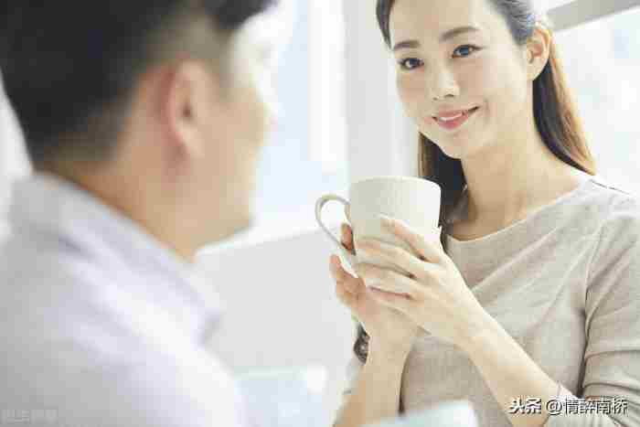 情侣怎么聊天才不无聊，三个聊天套路是男人要学习的
