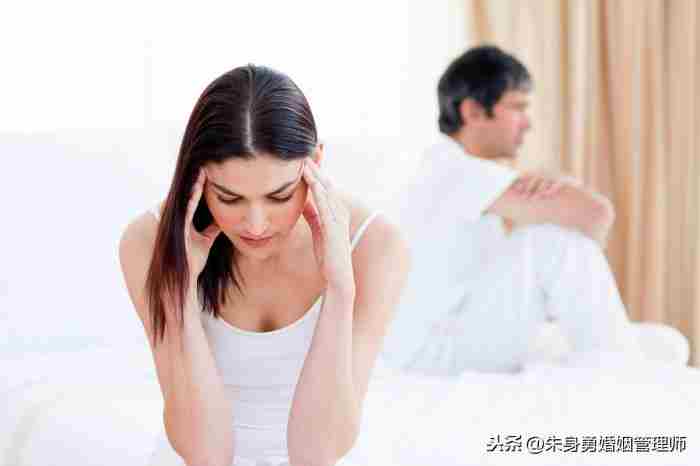 出轨前女友的男的什么心理(老公出轨后是什么心理)