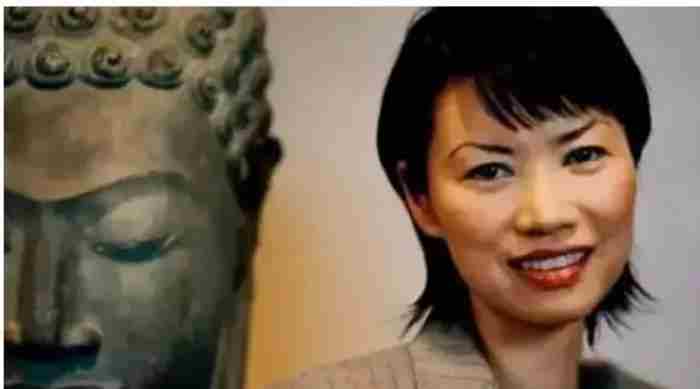美国人对邓文迪的评价（睡过无数男人的邓文迪）