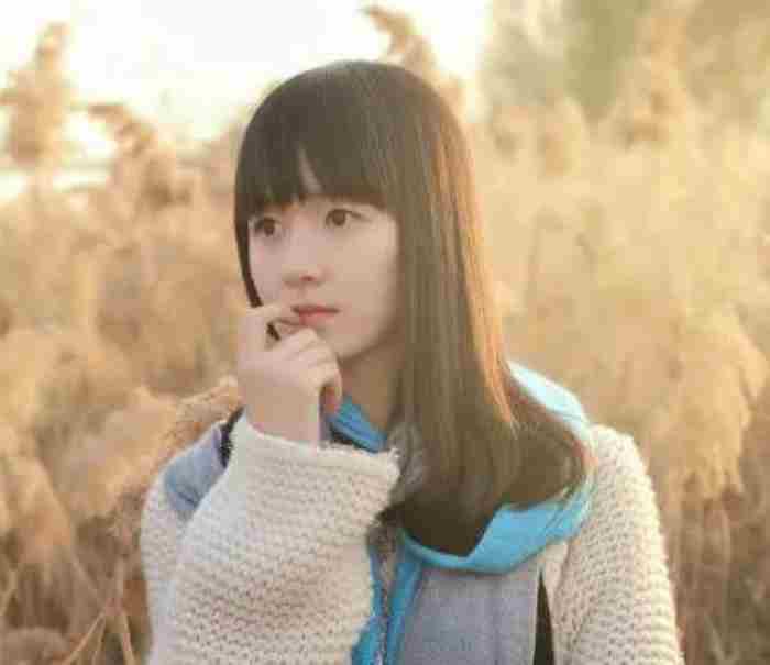 性格偏冷的女生表现（有这3个习惯的高冷女生）