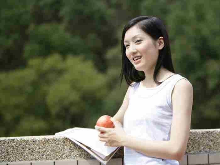 男人喜欢的女人有哪些类型（男人最爱的往往是这种女人）