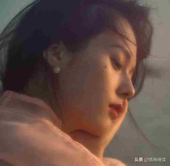 介绍对象加微信开场白（刚加微信第一句话怎么说）