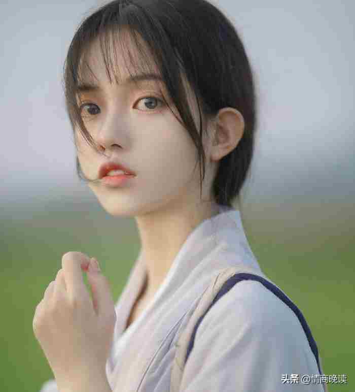 介绍对象加微信开场白（刚加微信第一句话怎么说）