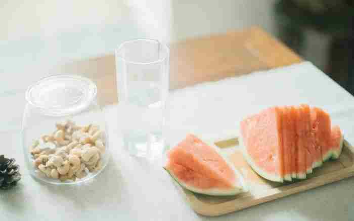 未婚妻和前男友开房 未婚夫和前女友联系要怎么处理