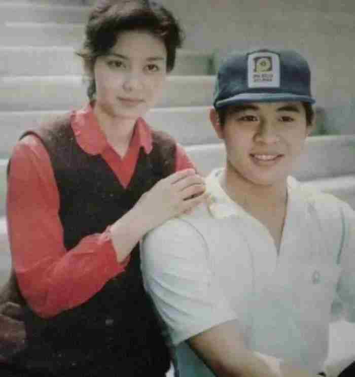 李连杰与利智:最深的感情 李连杰爱利智什么