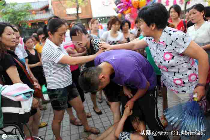 如果原配把小三信息公布犯法吗 原配到小三工作单位闹违法吗
