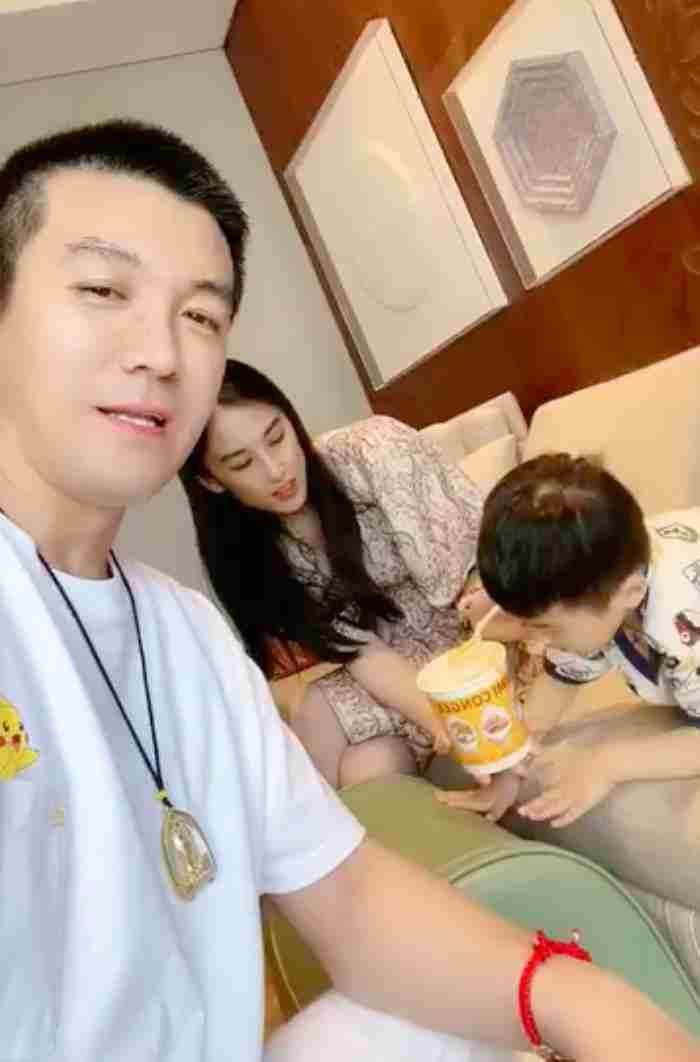 黄圣依生了几个孩子 黄圣依老公叫什么