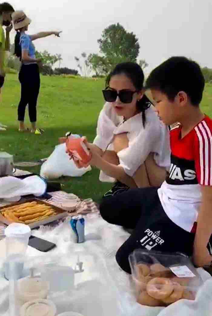 黄圣依生了几个孩子 黄圣依老公叫什么