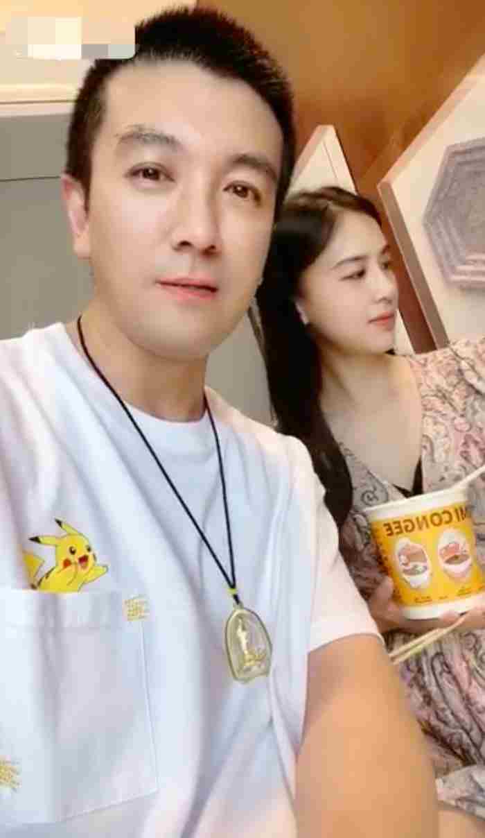 黄圣依生了几个孩子 黄圣依老公叫什么