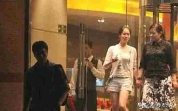 “外纯内骚”左小青的心机上位史