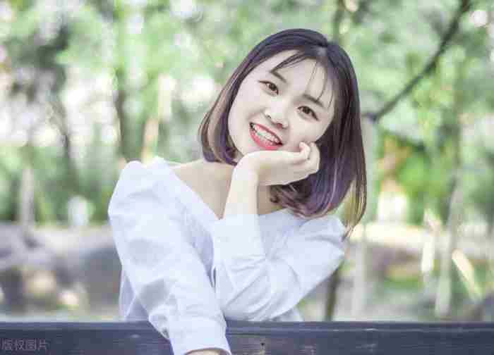 女生喜欢男生的16个暗示