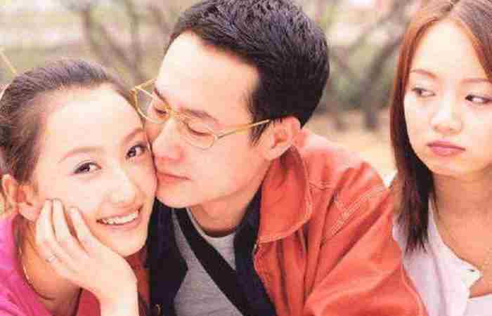 发现男朋友背着自己和别的女生聊骚