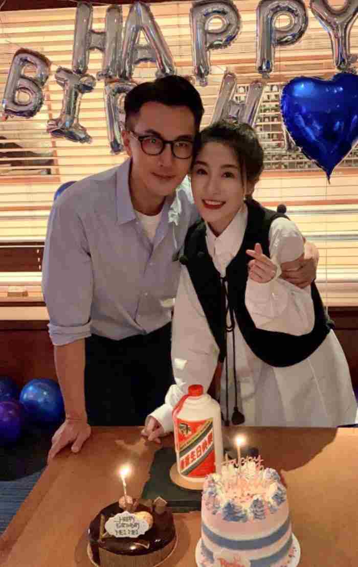 杨幂为刘恺威庆生(一句“悄悄话”说了整三年)