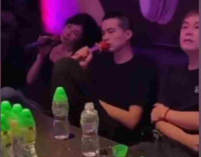 暧昧期肢体接触顺序 牵手拥抱算暧昧吗