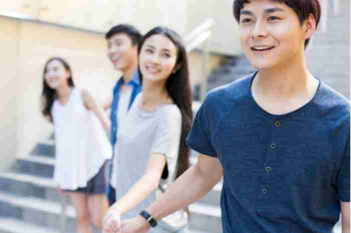 我们是一起睡觉(只是睡觉)的好朋友:19种“非典型关系”