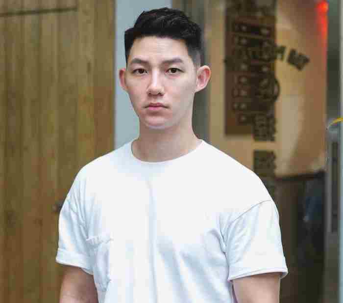 夏天一定要试试这样的发型 男生两边铲发型图片