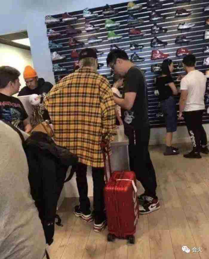 曾与蔡徐坤传绯闻 周洁琼怎么出道