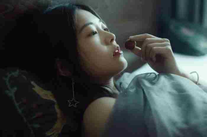 男友放不下前任怎么办(男友心里忘不掉前任)