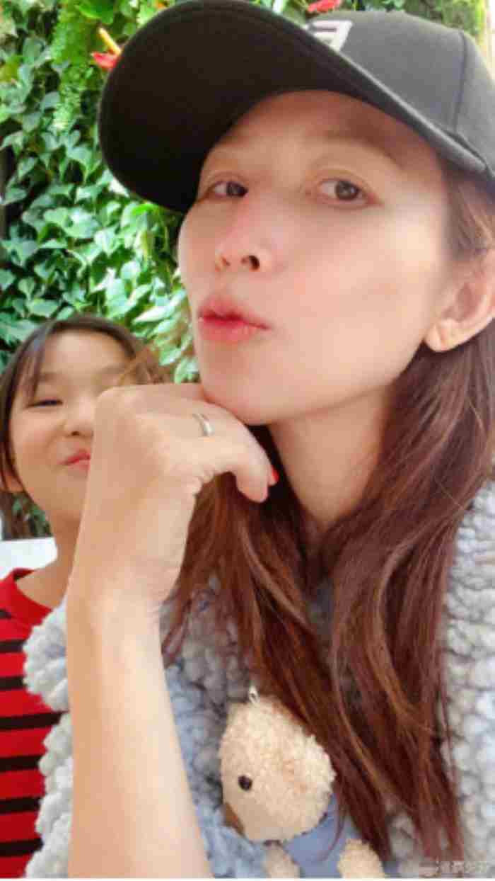 八种容易落单的女人面相 鱼尾纹多的女人意味着什么
