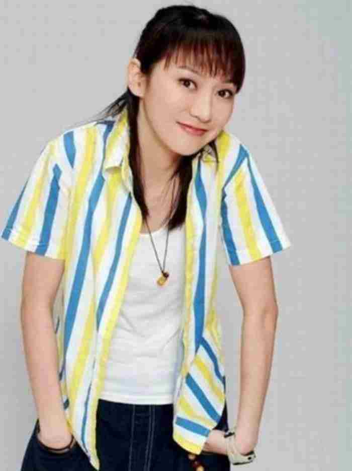 “造假女王”萨顶顶:假唱翻车被金星深扒