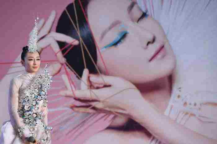 “造假女王”萨顶顶:假唱翻车被金星深扒