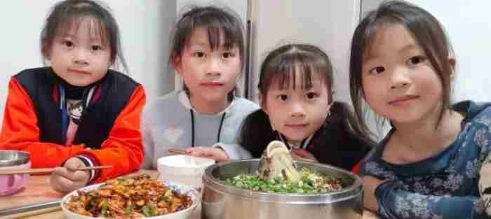 回顾:江苏一男子娶美女主持人为妻